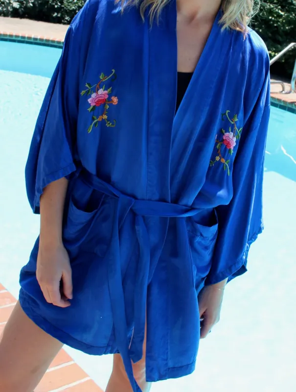 Gorgeous Vintage Floral Hand-Embroidered Silk Robe made by Vintage