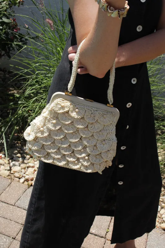 Lovely Vintage Raffia Scalloped Handbag made by Vintage