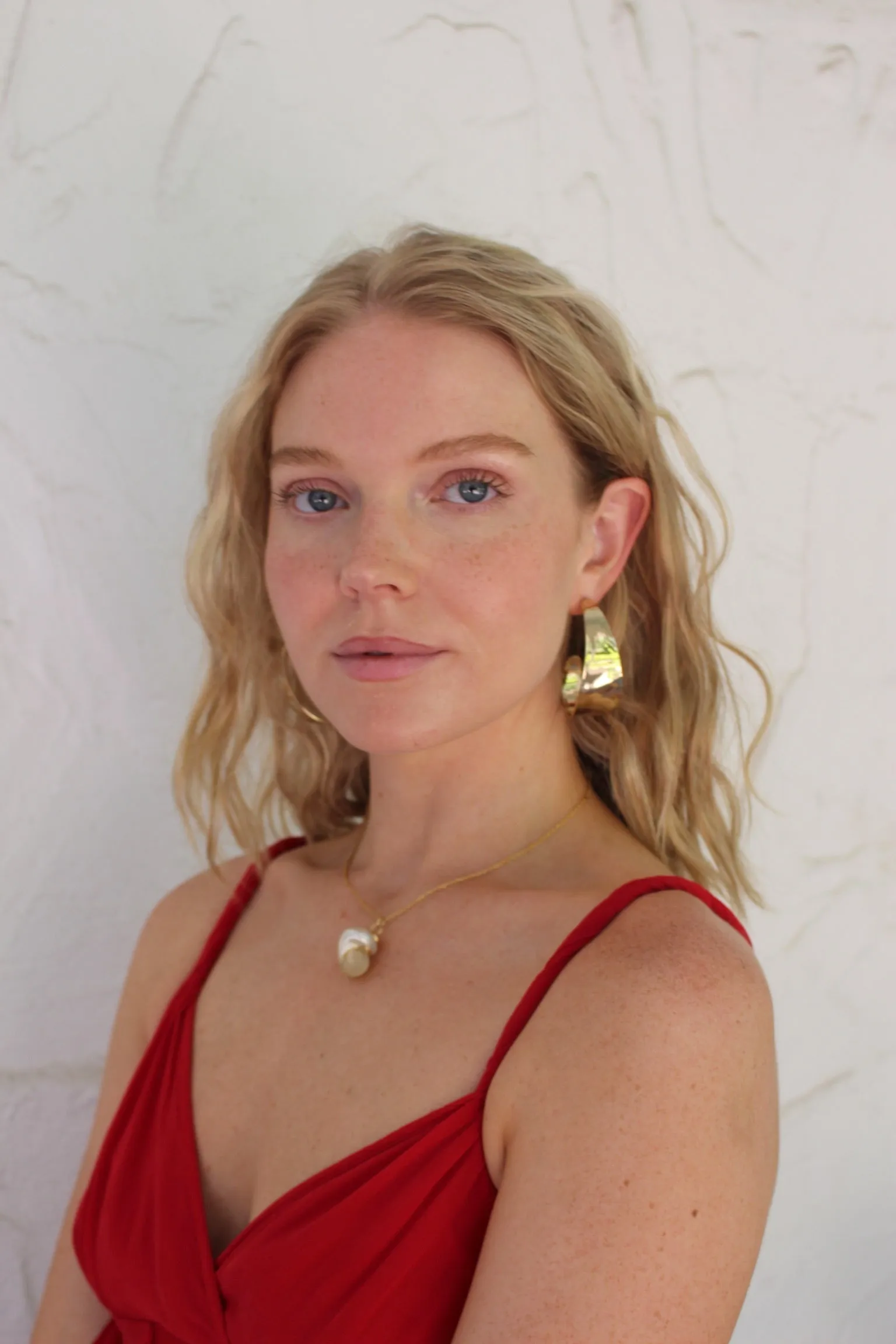 Statement Vintage Gold Hammered Hoop Earrings sold by NA NIN product image thumbnail 5