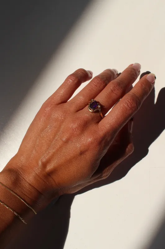 Vintage 10K Yellow Gold Amethyst & Diamond Ring made by Vintage