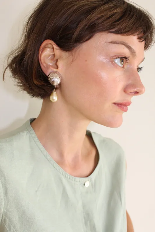 Sweet Vintage Shell & Pearl Drop Earrings made by Vintage
