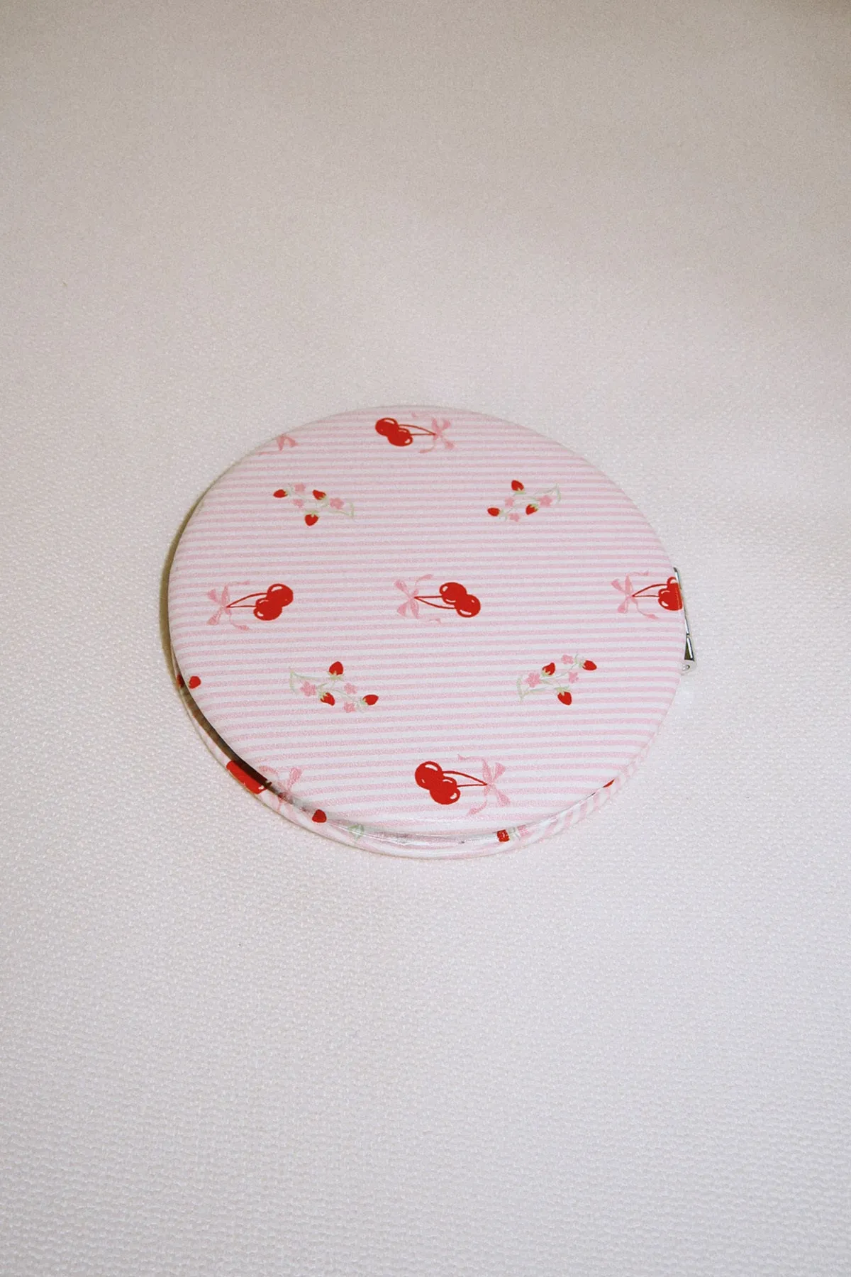 Compact Mirror sold by Dippin Daisy’s product image thumbnail 2