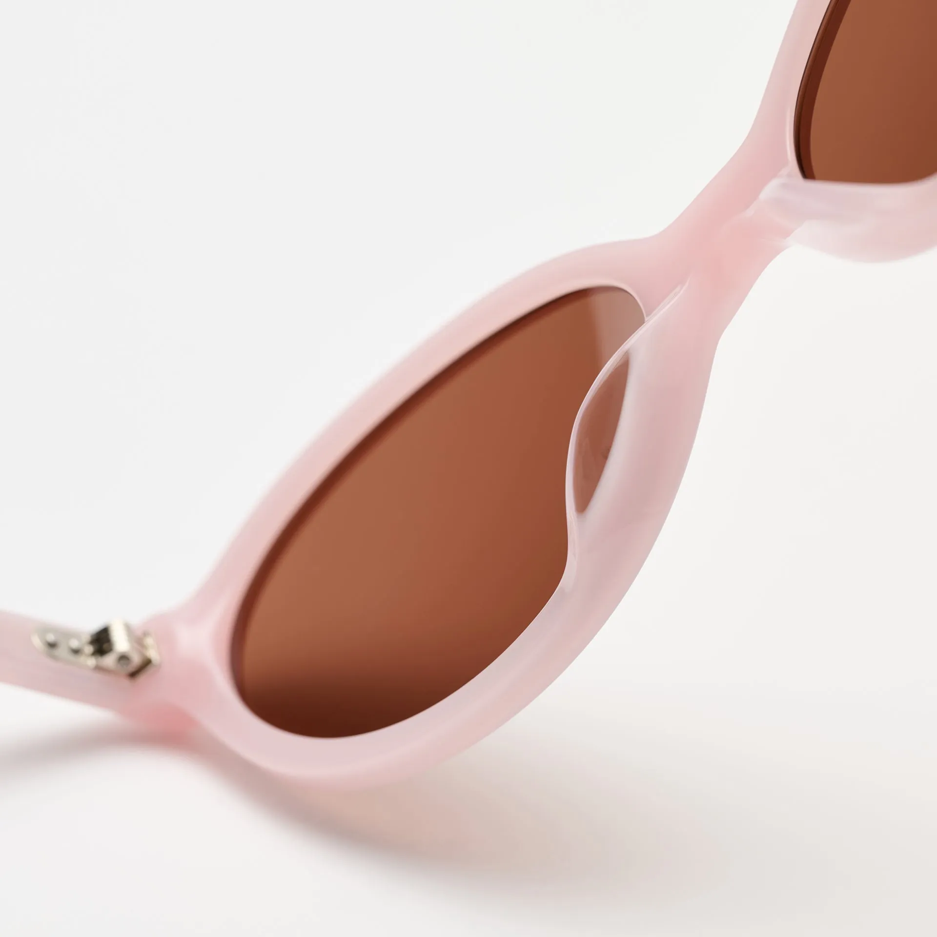 Pearl Strawberry Milk sold by Sun Buddies product image thumbnail 5