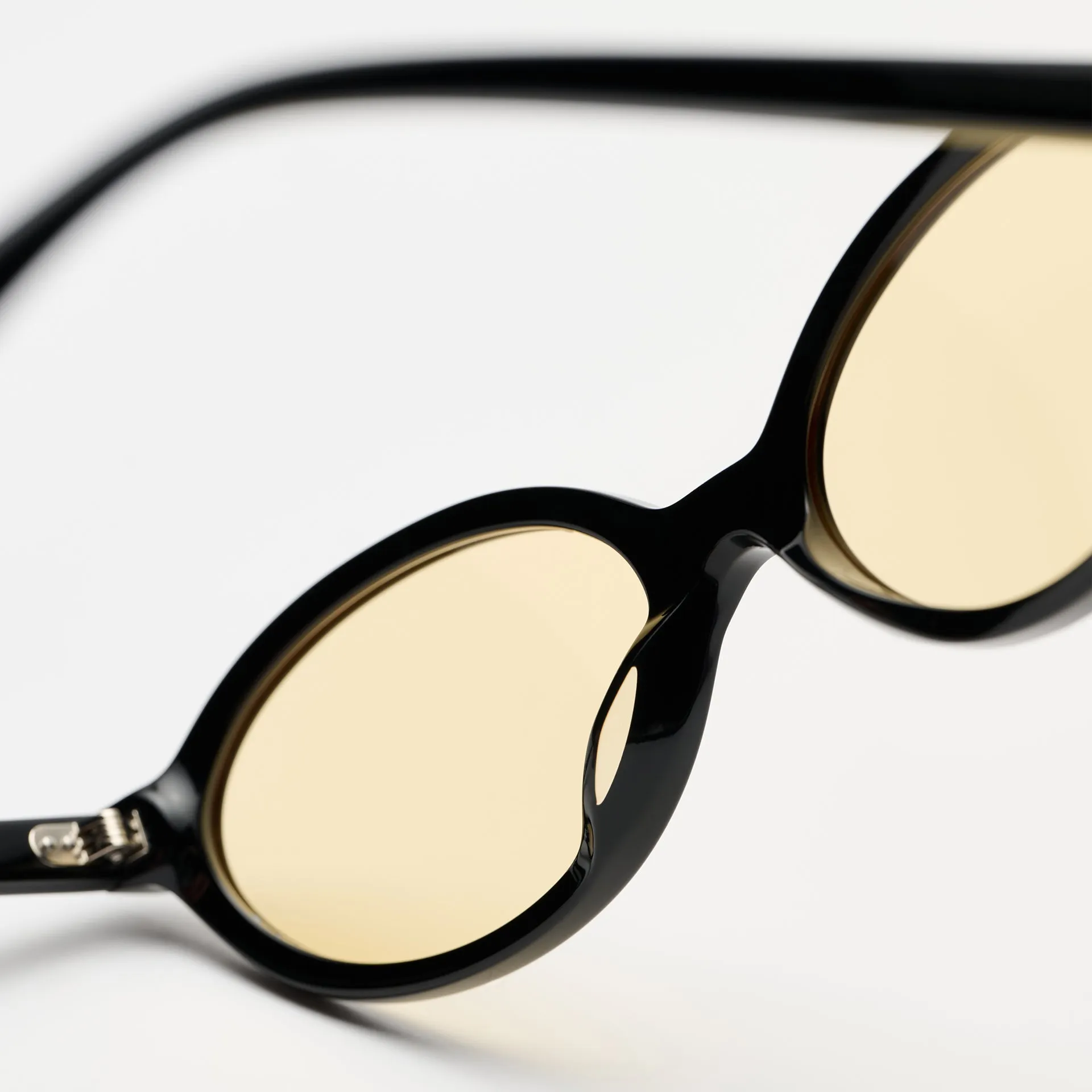 Pearl Black With Yellow Lens sold by Sun Buddies product image thumbnail 4