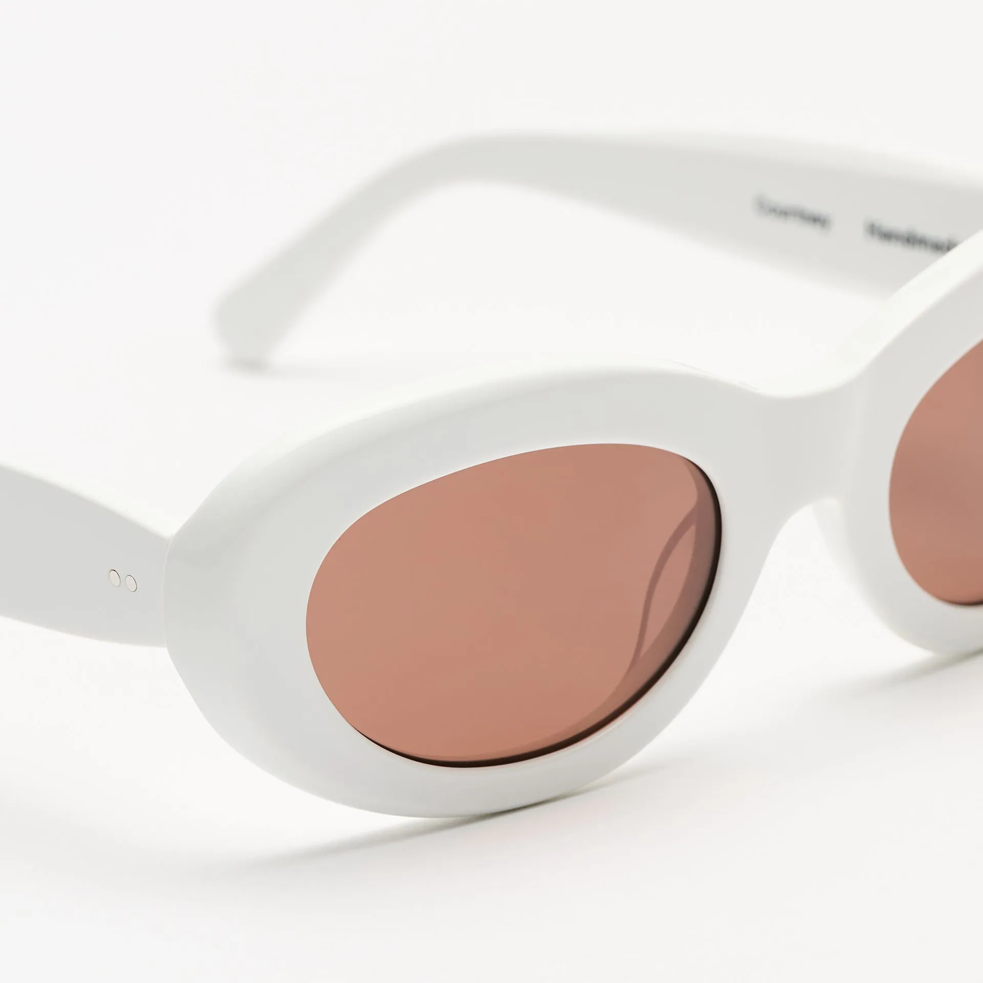 Courtney Solid White sold by Sun Buddies product image thumbnail 4