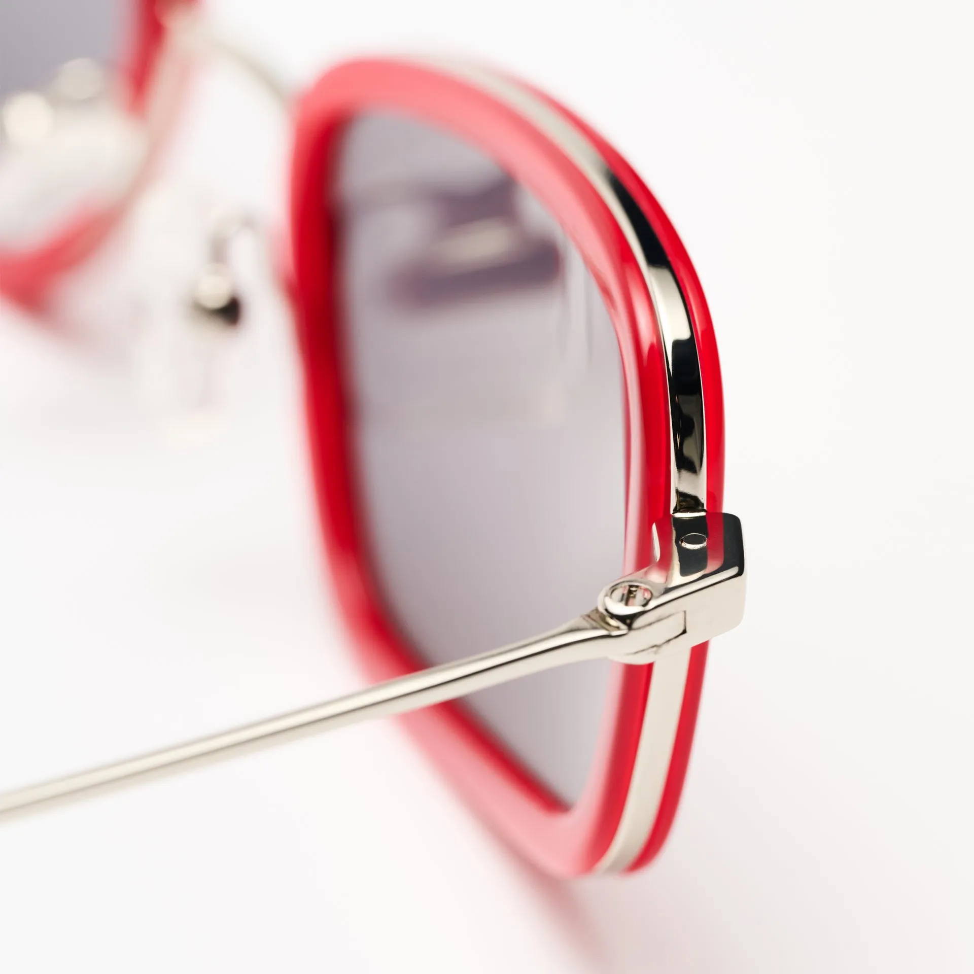 River Silver / Milky Red sold by Sun Buddies product image thumbnail 4