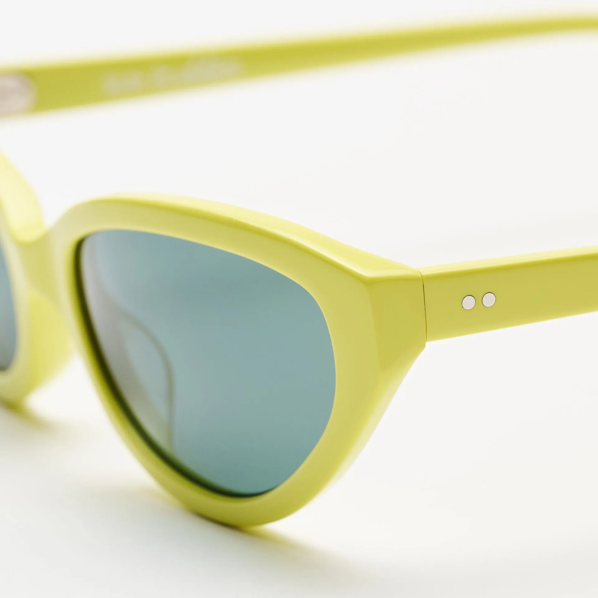 Kerry Solid Fluo Yellow sold by Sun Buddies product image thumbnail 4