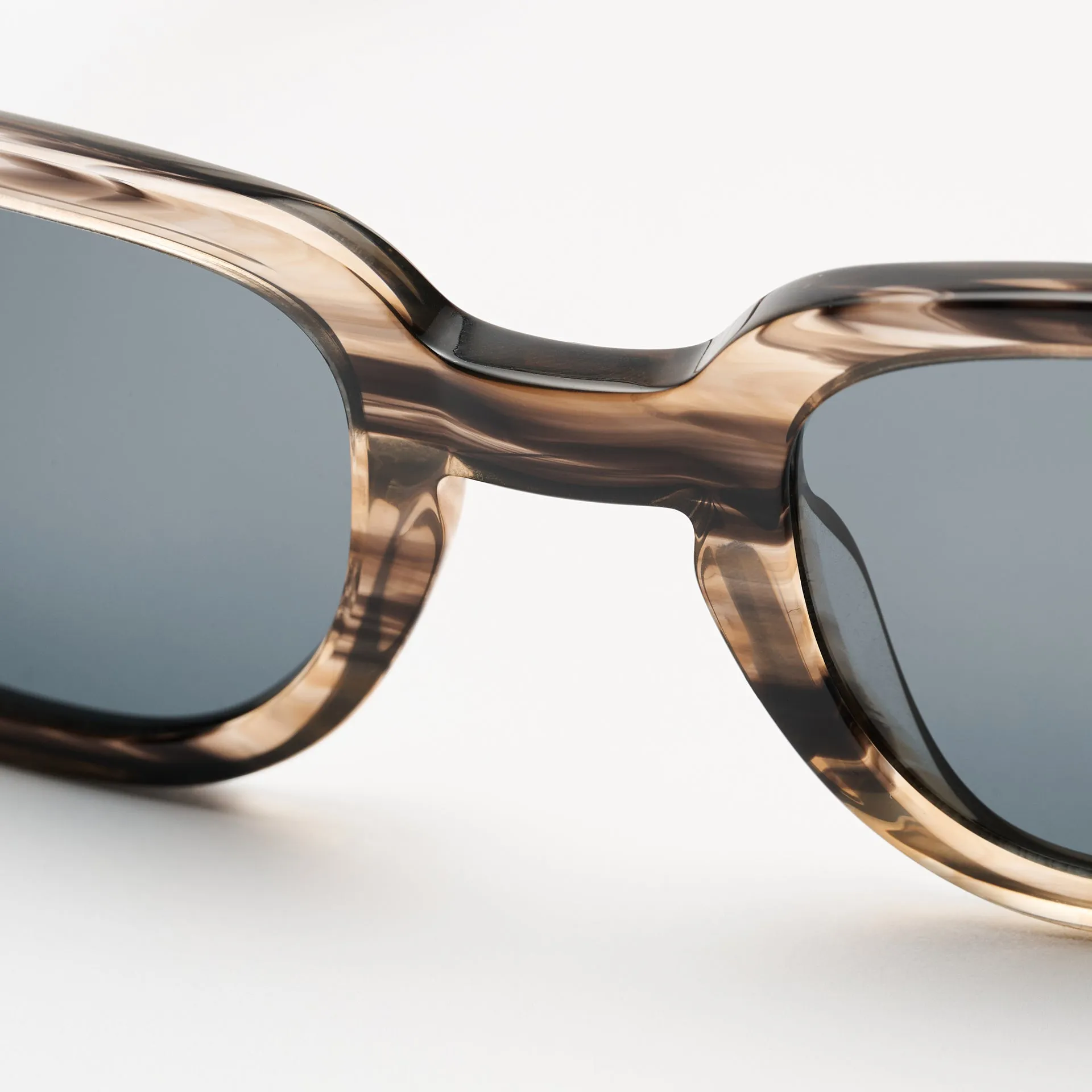 Pyle Black & White Smoke sold by Sun Buddies product image thumbnail 4