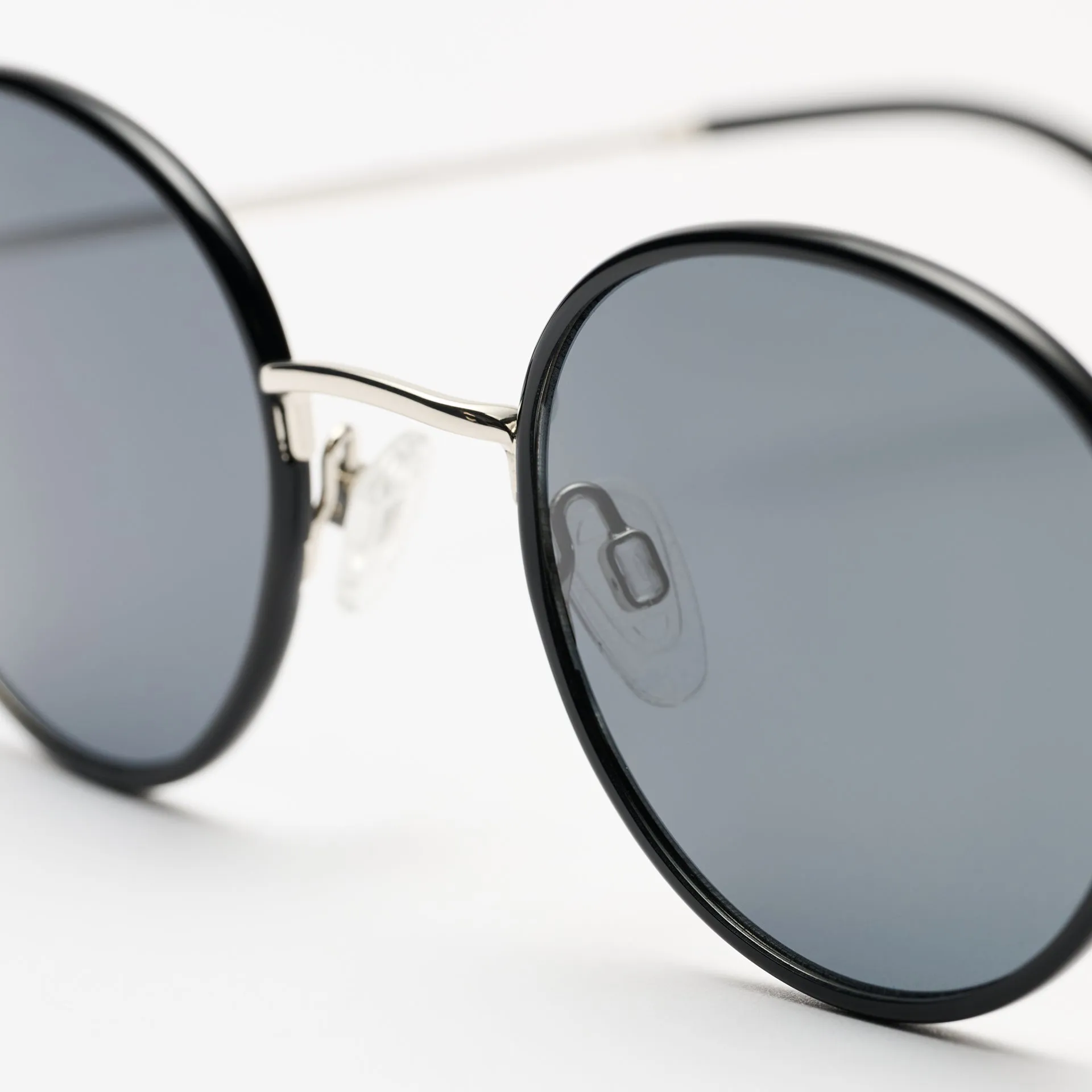 Ozzy Silver / Black sold by Sun Buddies product image thumbnail 5