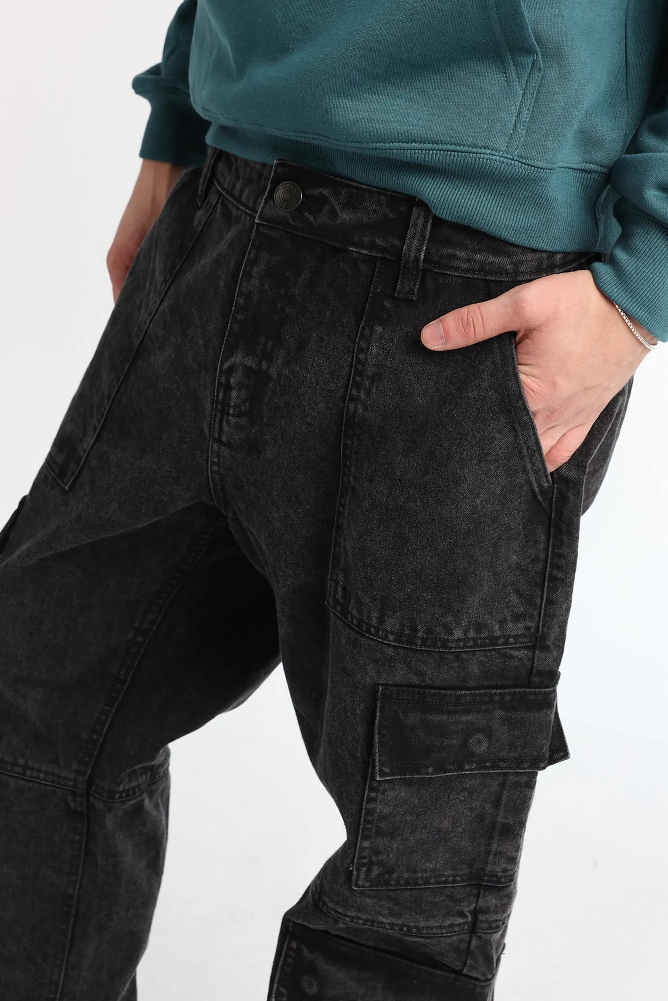 Jean cargo délavé noir à 4 poches sold by West49 product image thumbnail 2