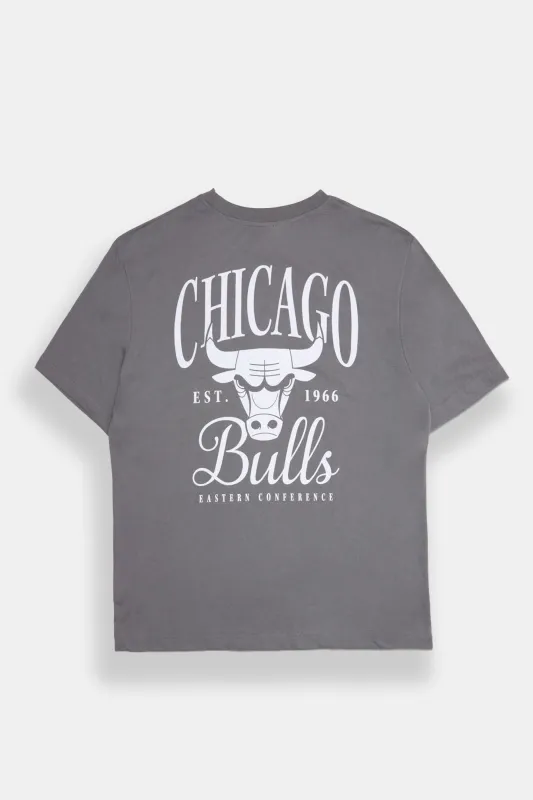 T-shirt surdimensionné brodé Chicago Bulls sold by West49