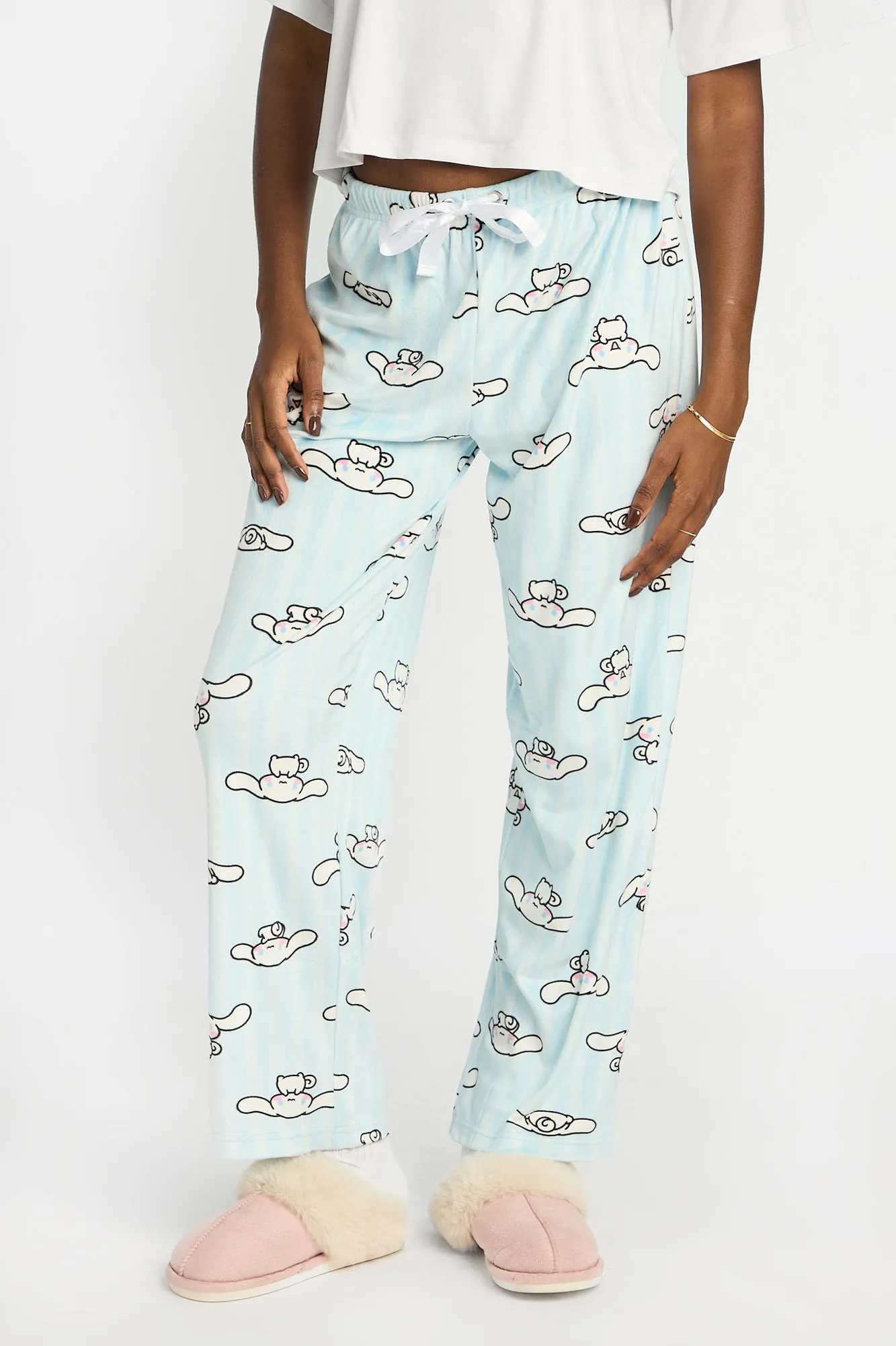 Ensemble pyjama en velour imprimé Cinnamoroll sold by West49 product image thumbnail 4