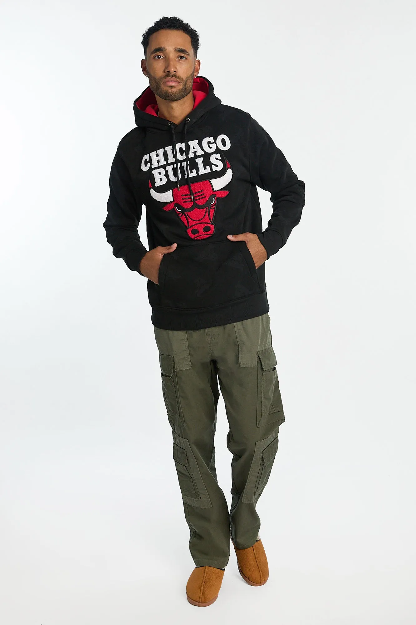 Haut à capuchon imprimé ton sur ton et logo chenille Chicago Bulls homme sold by West49 product image thumbnail 4