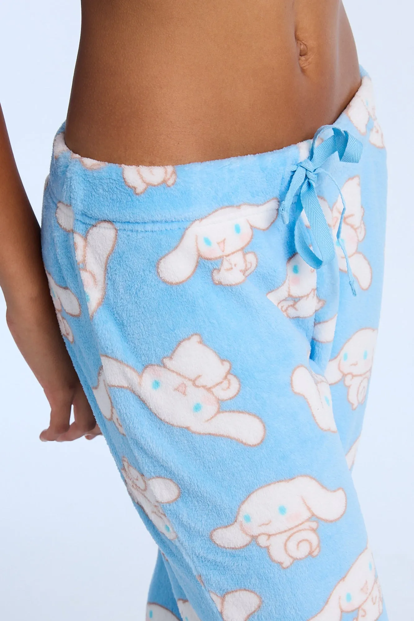 Pantalon de pyjama en peluche Cinnamoroll sold by West49 product image thumbnail 2