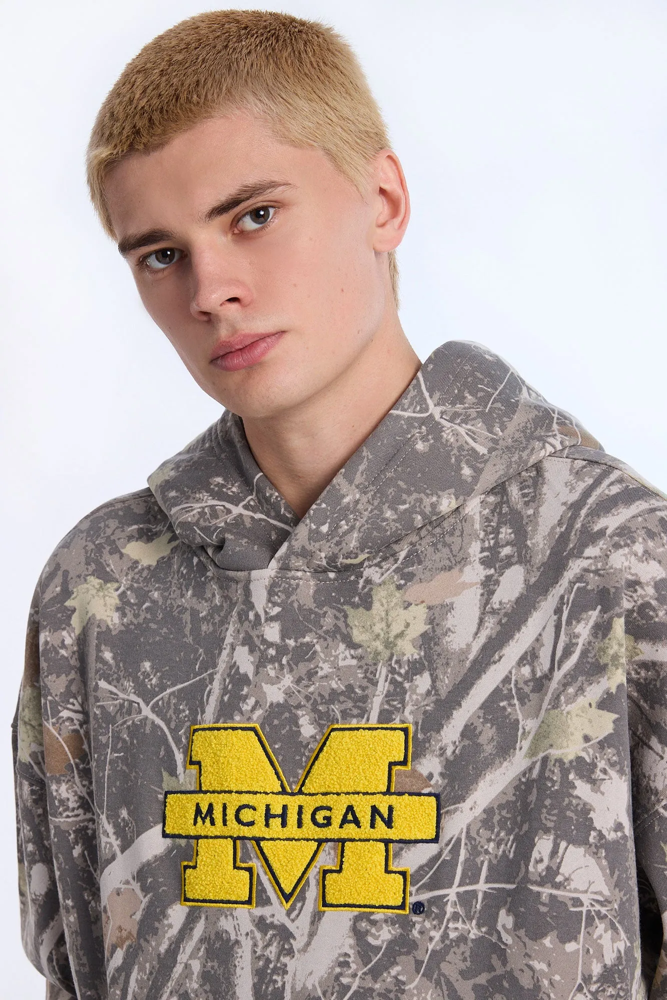 Haut à capuchon camouflage arbres Michigan homme sold by West49 product image thumbnail 2