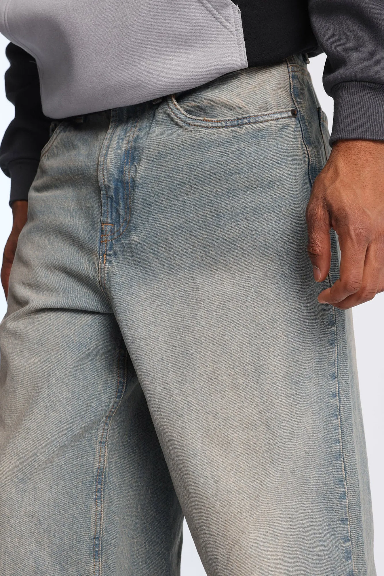 Jean ample délavé moyen sold by West49 product image thumbnail 2