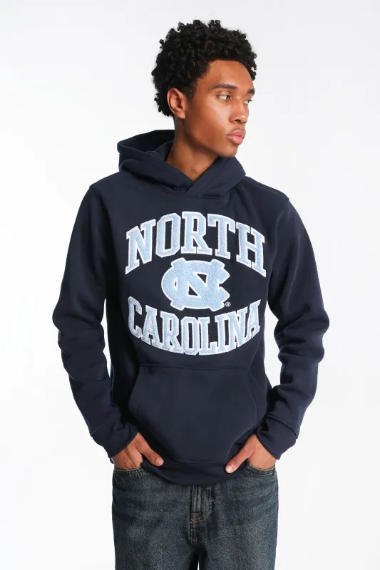 Haut à capuchon logo chenille University of North Carolina made by West49