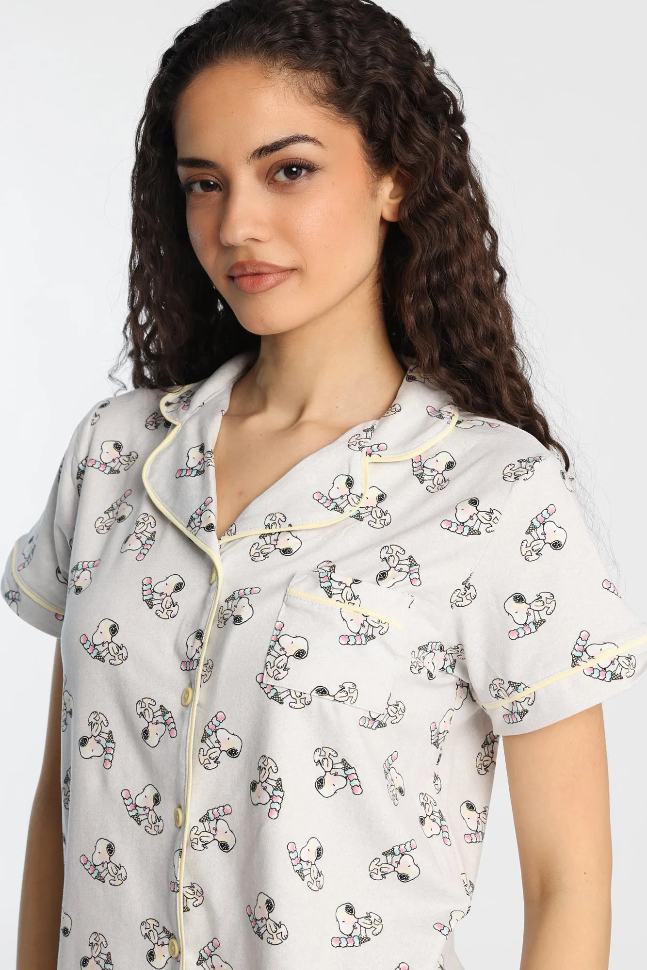 Ensemble chemise et short pyjama imprimé de crème glacée Snoopy Peanuts sold by West49 product image thumbnail 2
