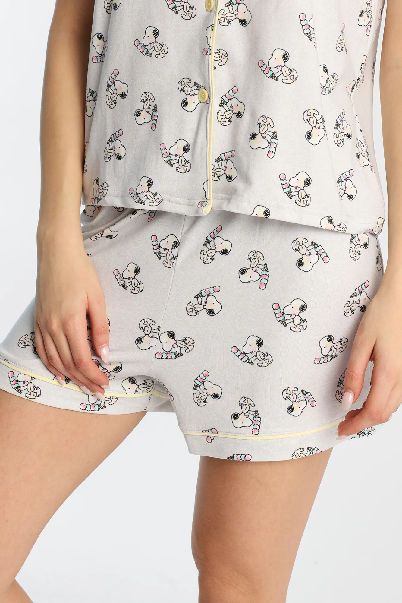 Ensemble chemise et short pyjama imprimé de crème glacée Snoopy Peanuts sold by West49 product image thumbnail 5