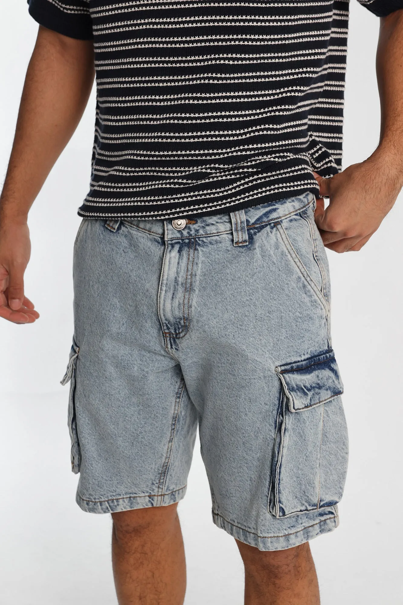 Short cargo en denim sold by West49 product image thumbnail 2