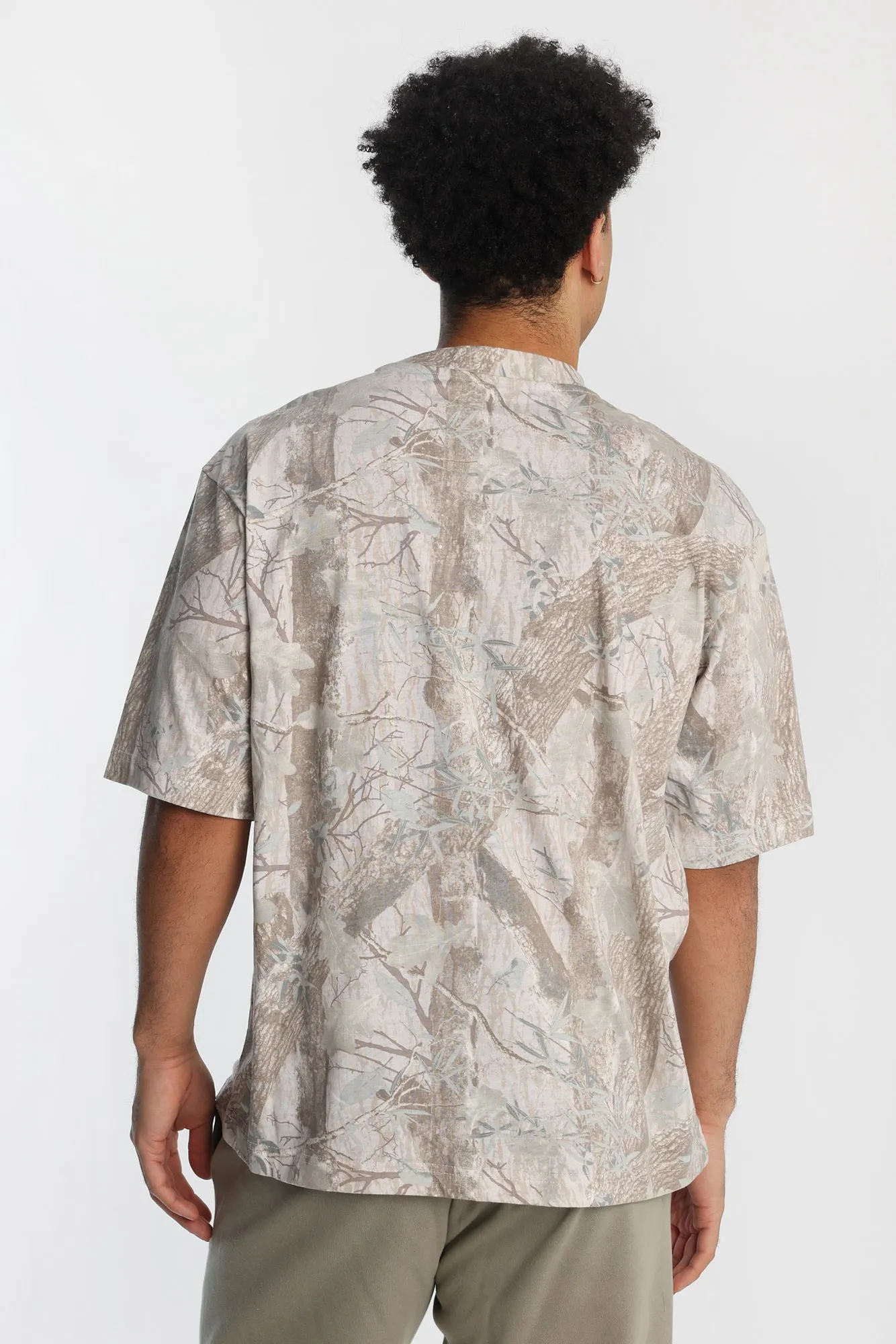 T-shirt surdimensionné imprimé camouflage arbres sold by West49 product image thumbnail 4