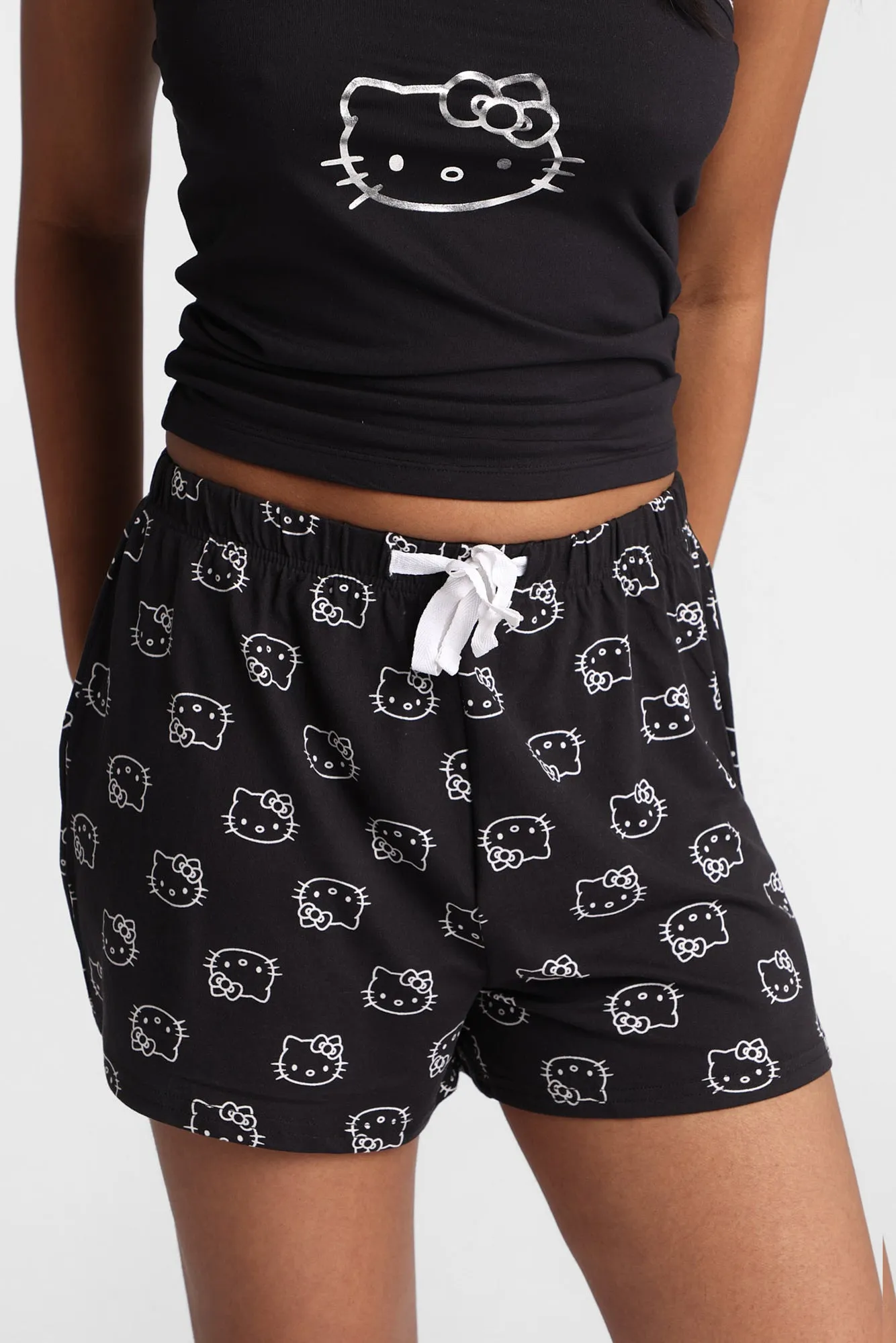 Ensemble camisole et short pyjama imprimé cerises Hello Kitty sold by West49 product image thumbnail 4