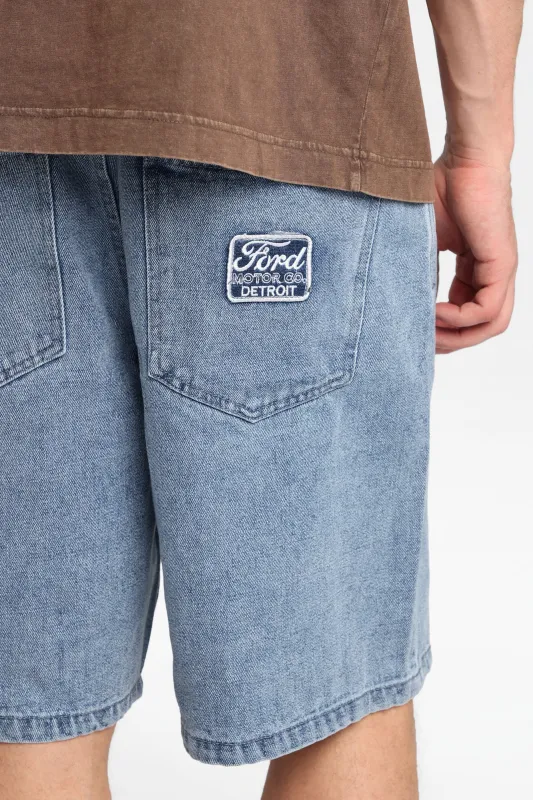 Short en denim ample à écusson Ford Motor Co. Detroit brodé made by Ford