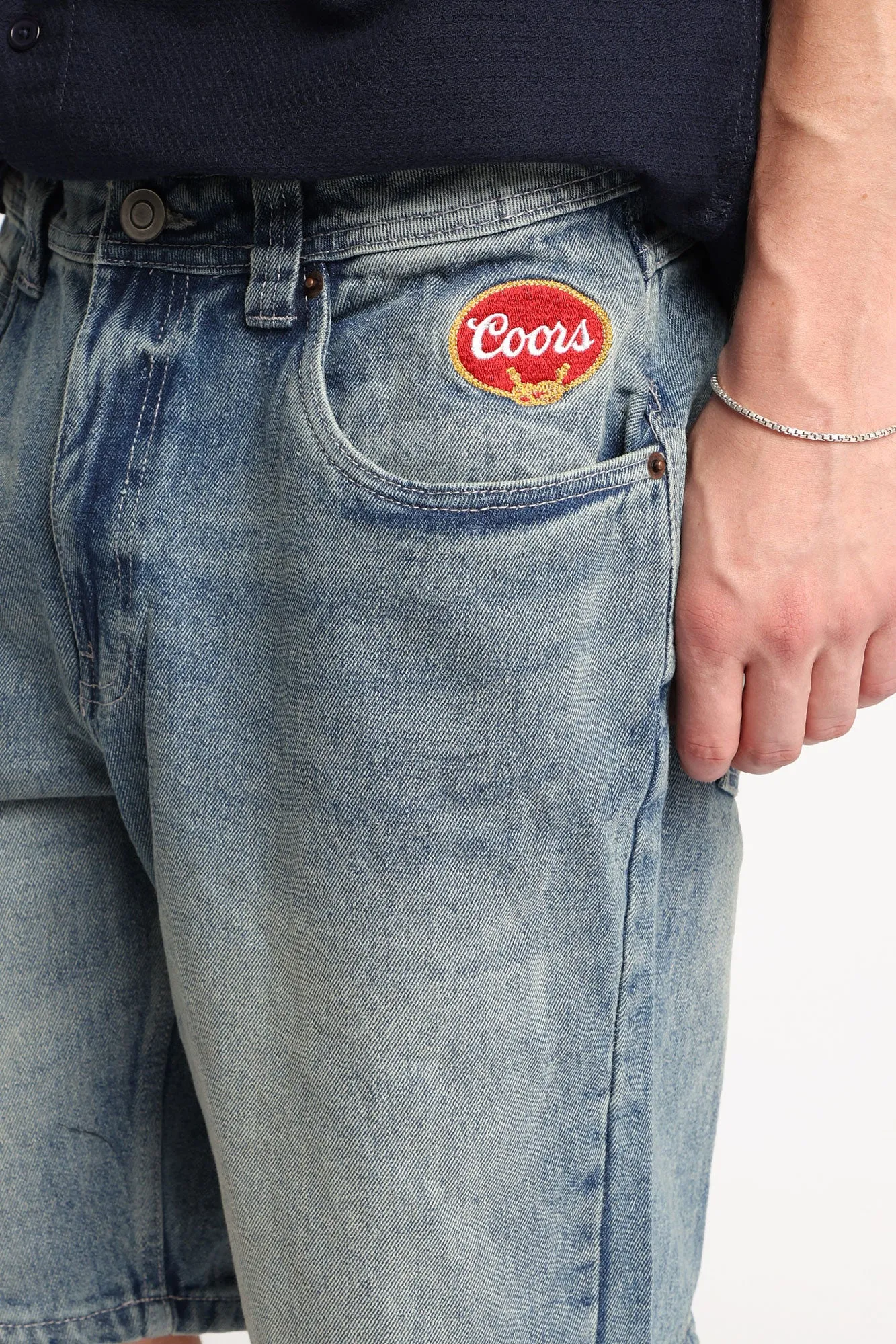 Short en denim ample à écusson Coors Rodeo brodé sold by West49 product image thumbnail 2