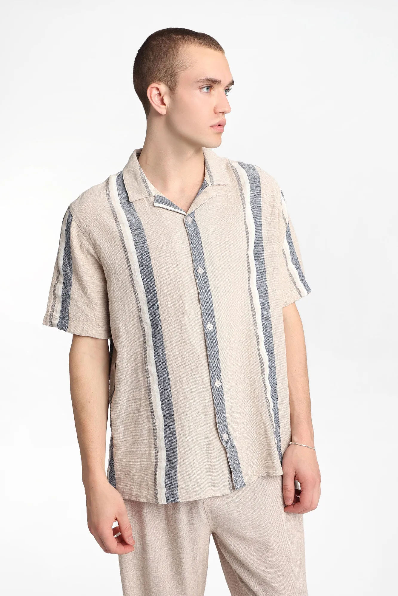 Chemise boutonnée en gaze de coton à rayures sold by West49 product image thumbnail 5