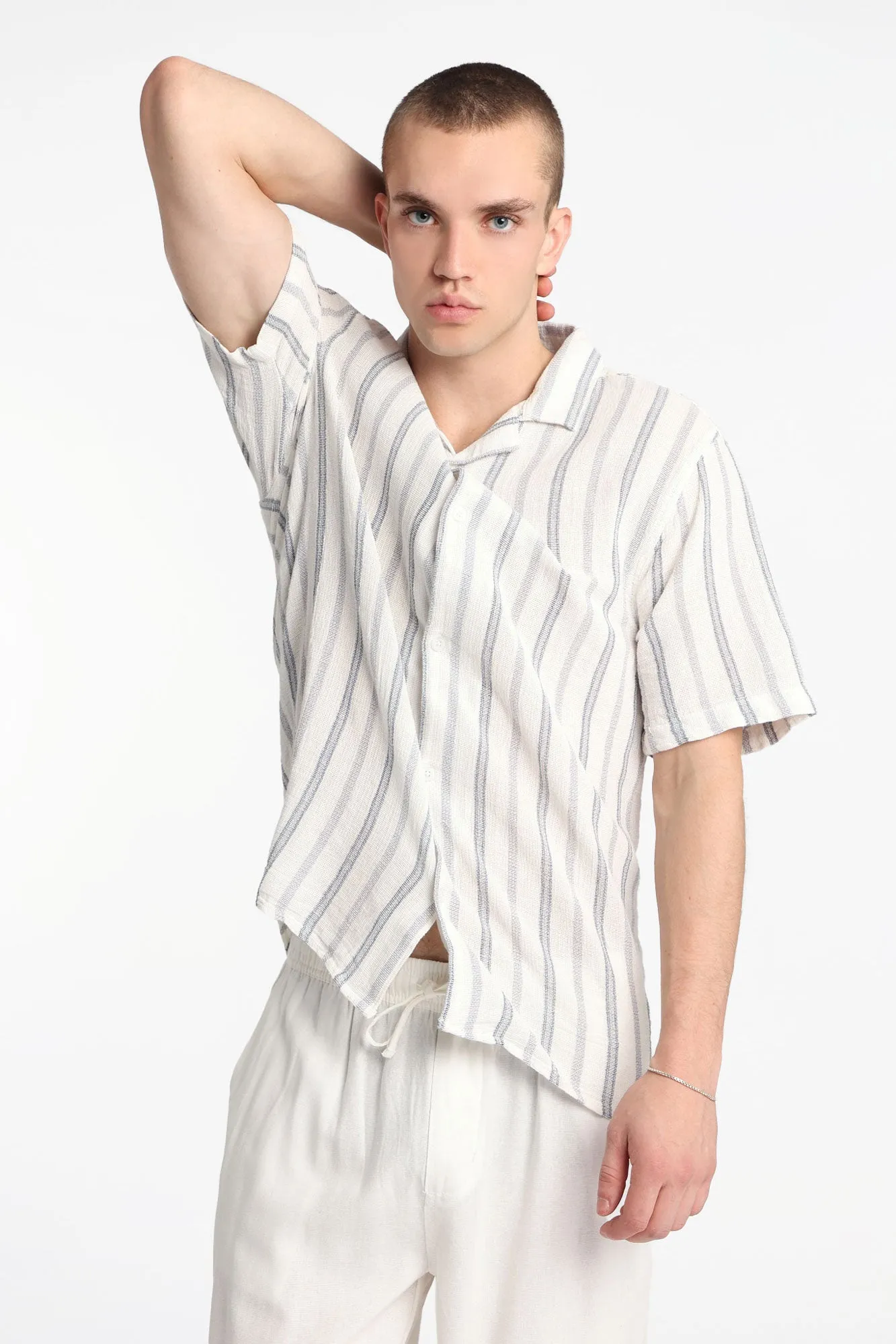 Chemise boutonnée en gaze de coton à rayures sold by West49