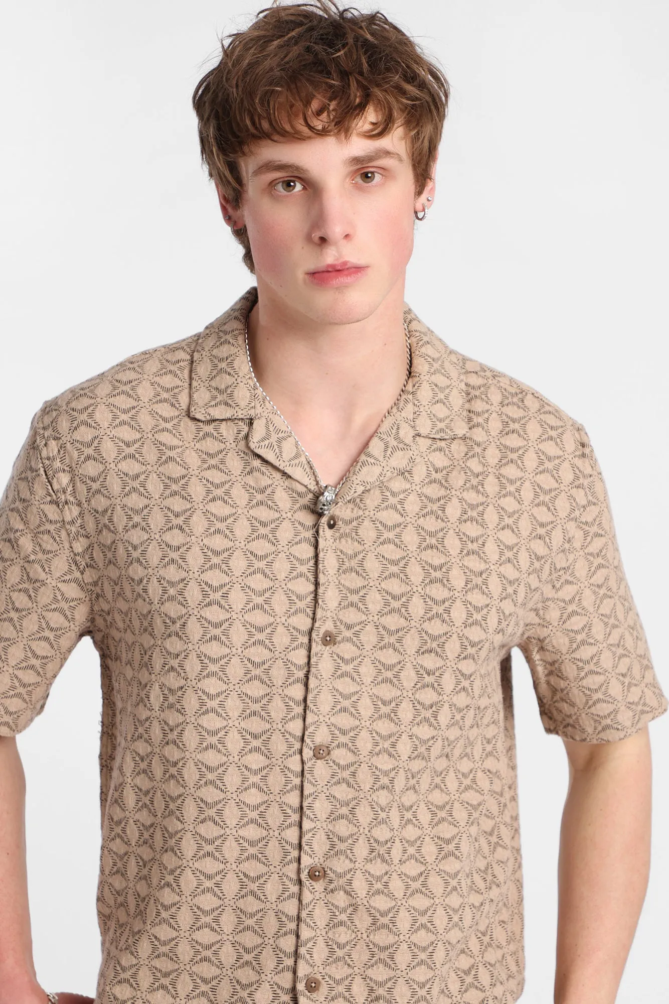 Chemise boutonnée texturée à motif floral géométrique sold by West49 product image thumbnail 2