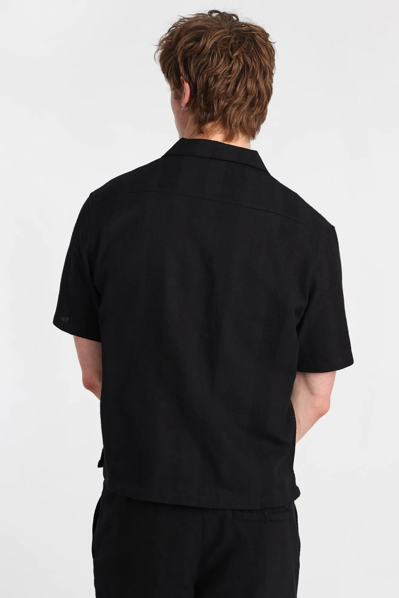 Chemise boutonnée texturée à rayures sold by West49 product image thumbnail 4