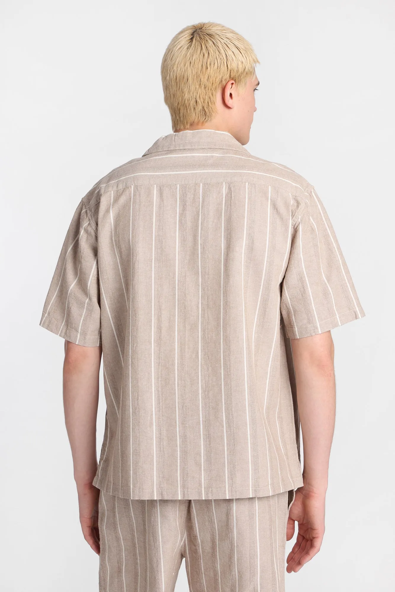 Chemise boutonnée à rayures texturées sold by West49 product image thumbnail 3