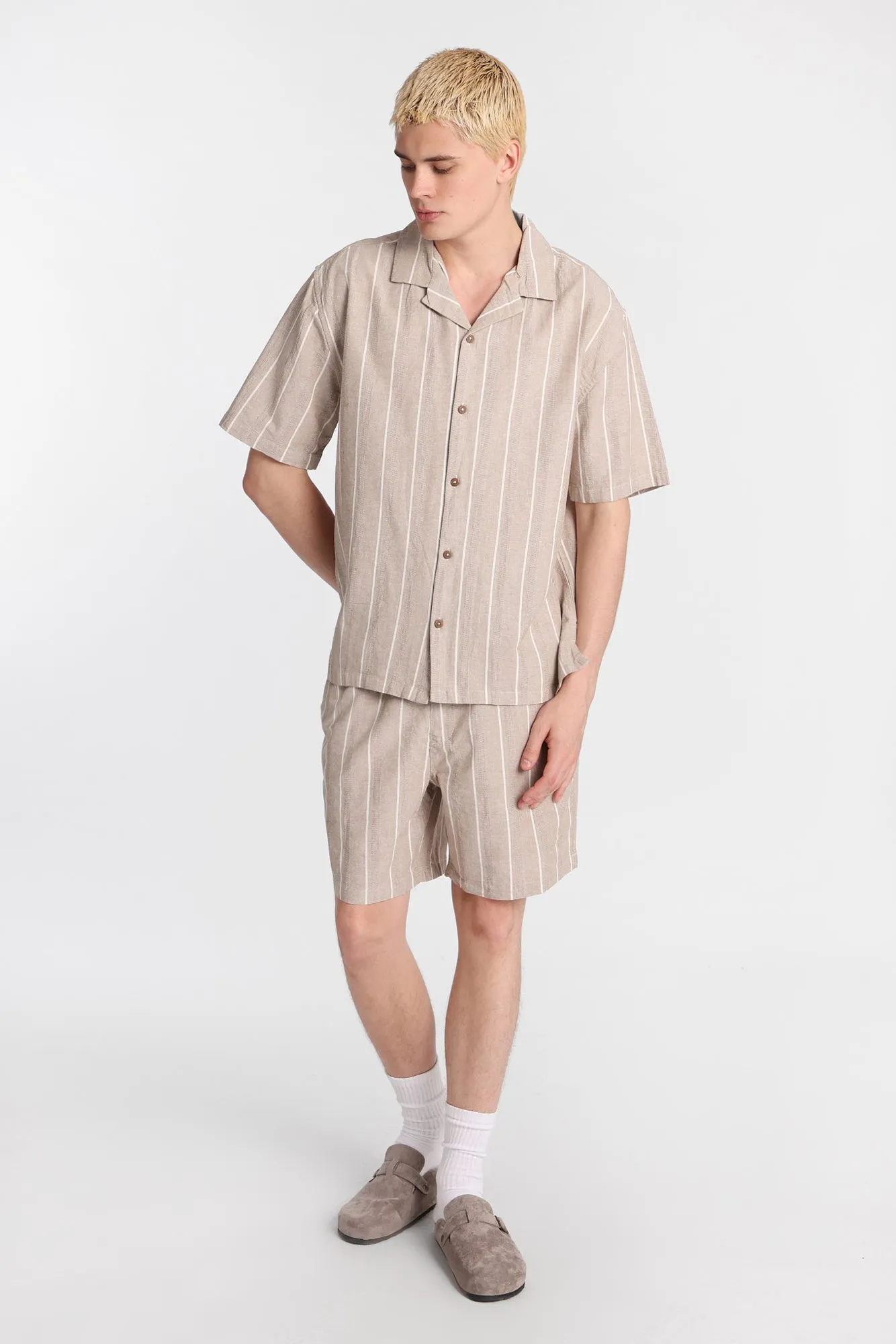 Chemise boutonnée à rayures texturées sold by West49 product image thumbnail 4