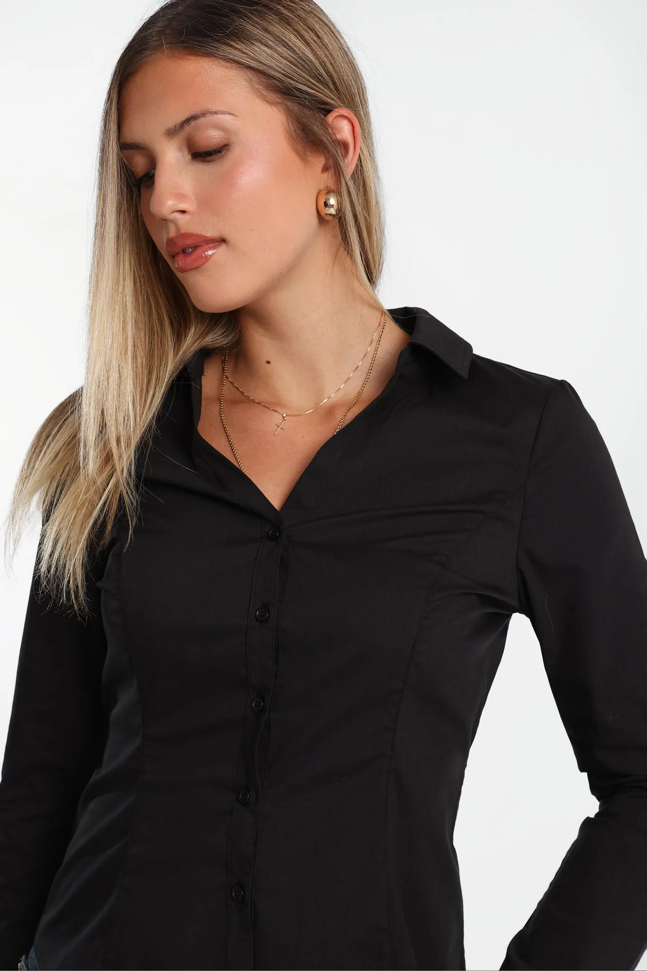 Chemise à manches longues à nouer au dos sold by West49 product image thumbnail 3