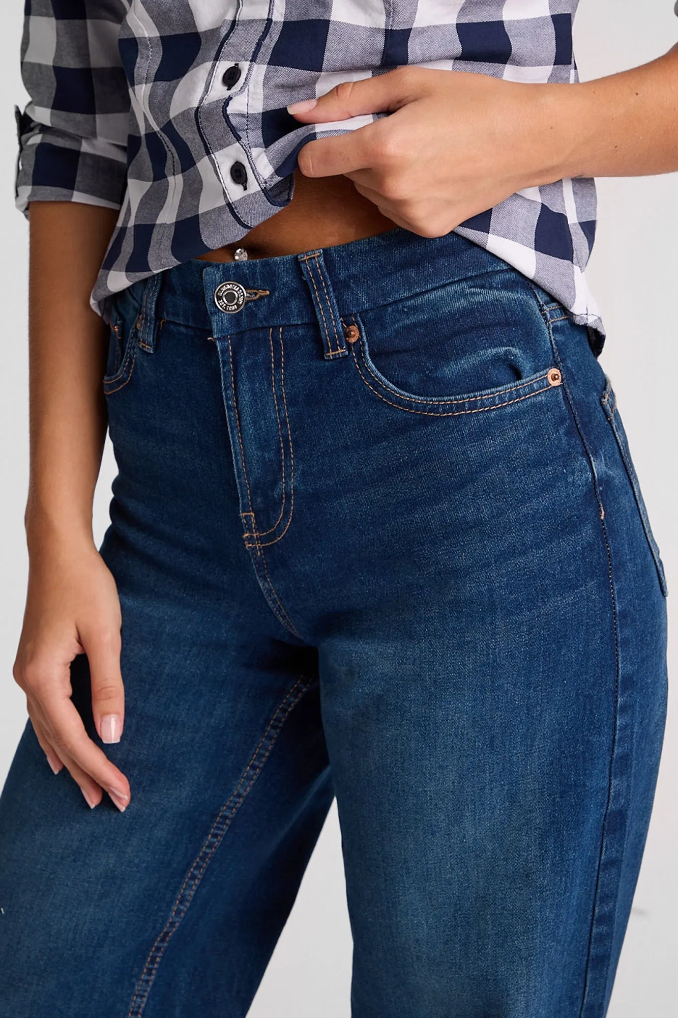 Jean ample taille haute Ella sold by West49 product image thumbnail 3