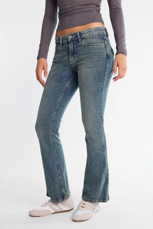 Jean semi-évasé taille basse avec poches brodées made by Bluenotes
