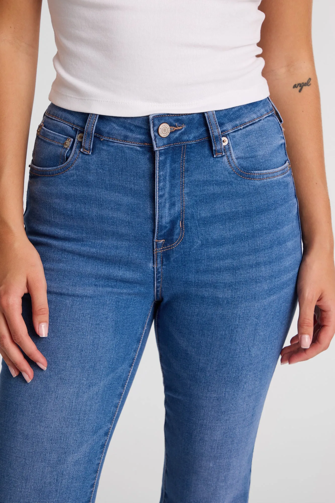 Jean Isla évasé taille haute sold by West49 product image thumbnail 2