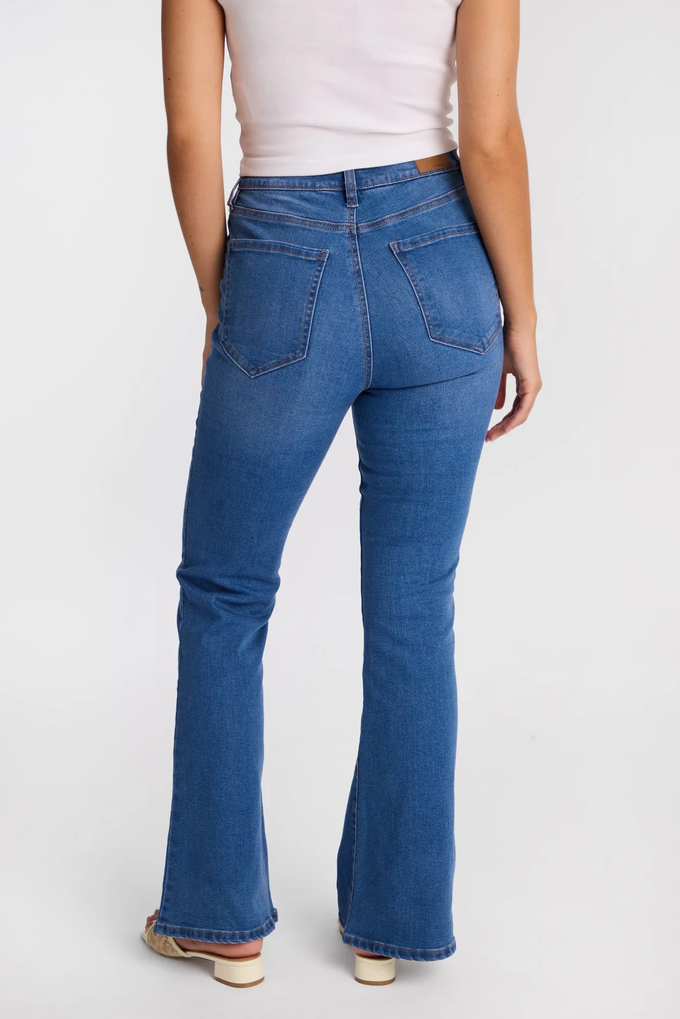 Jean Isla évasé taille haute sold by West49 product image thumbnail 3