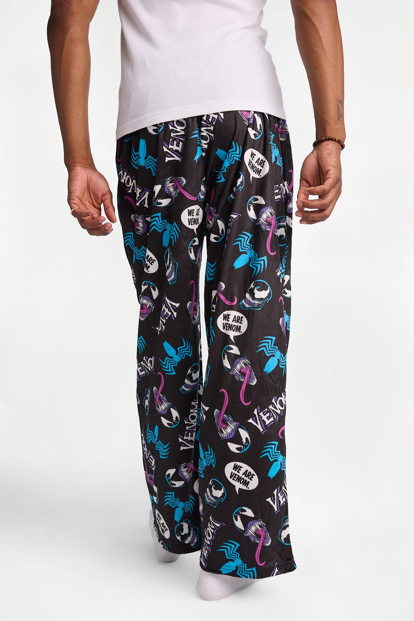 Pantalon pyjama en molleton soyeux imprimé Venom sold by West49 product image thumbnail 3