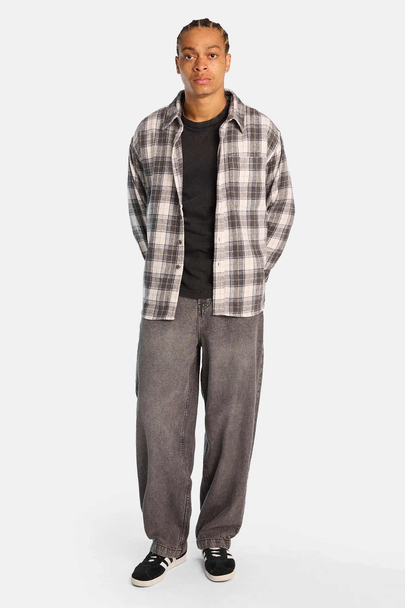 Chemise décontractée à carreaux boutonnée sold by West49 product image thumbnail 4