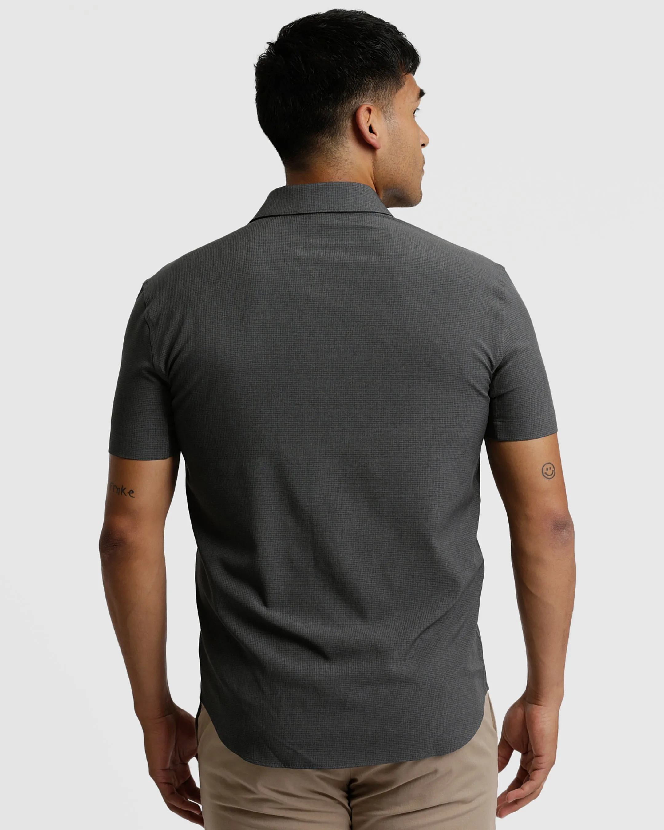 Heather Charcoal Short Sleeve Ripstop Commuter Shirt sold by True Classic product image thumbnail 3