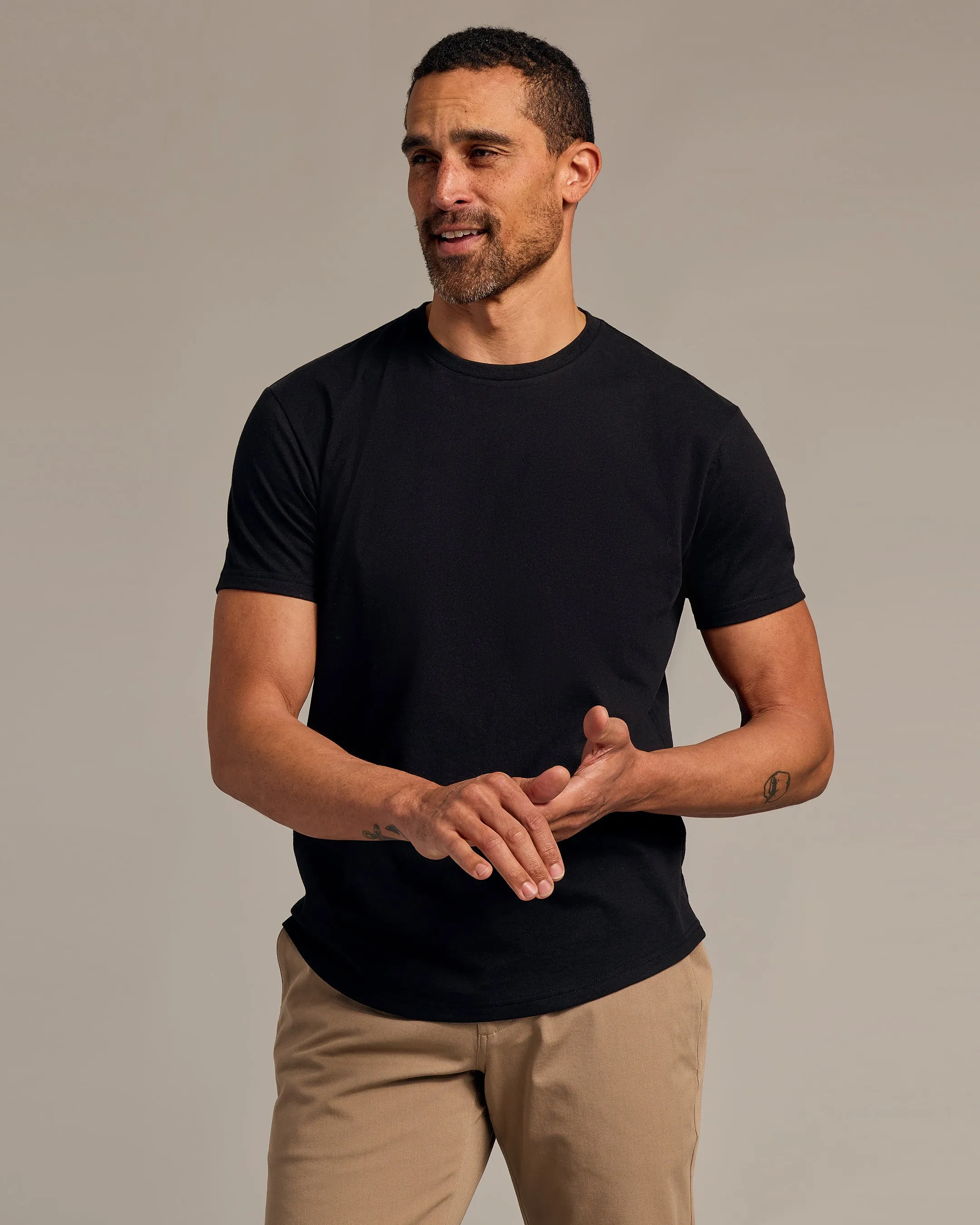 Black & White Curved Hem Classic Crew Neck 12-Pack sold by True Classic product image thumbnail 4