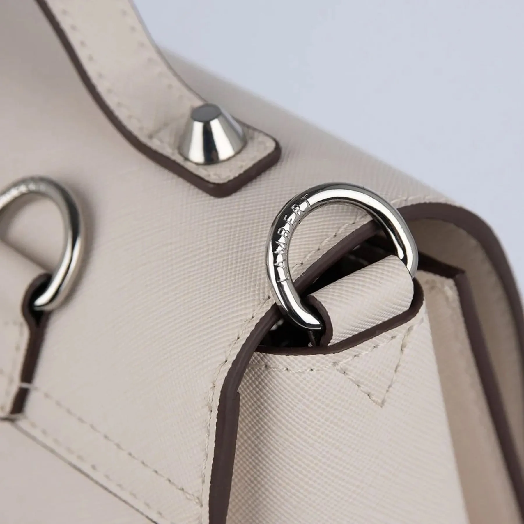 The Elie 3-In-1 Vegan Leather Handbag - Women's|-|Sac à main 3-en-1 en cuir vegan Le Elie - Femme sold by Altitude Sports product image thumbnail 4