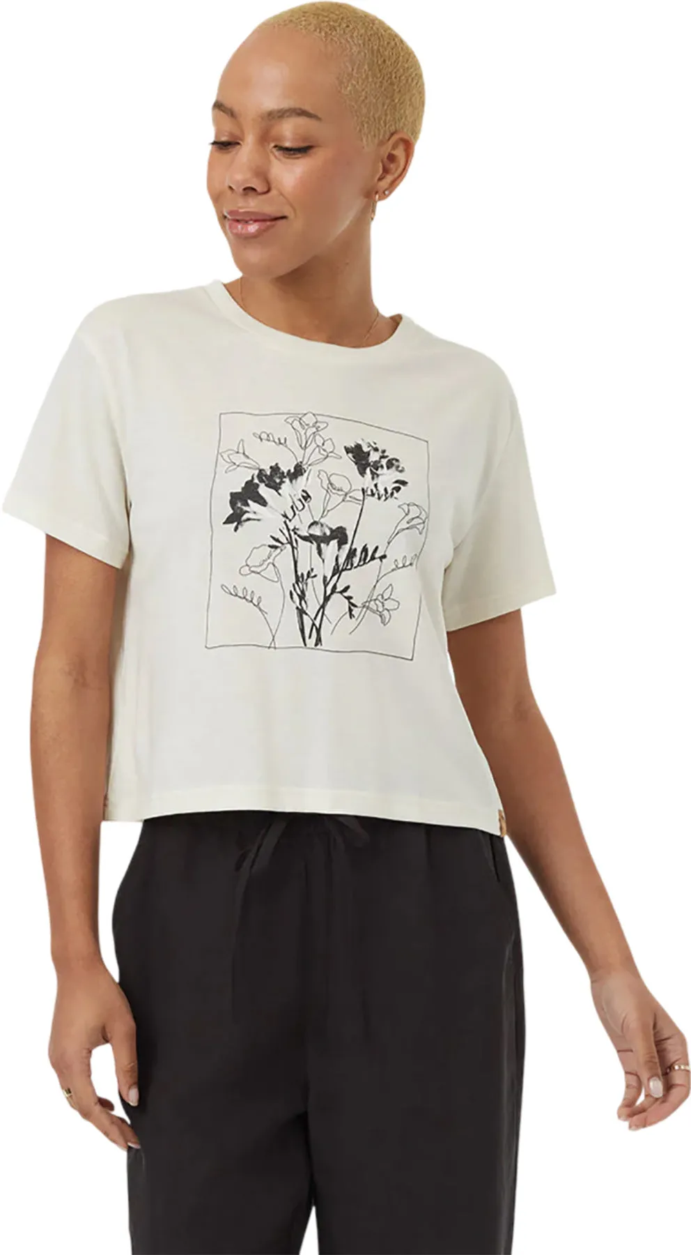 Floral Crop T-Shirt - Women's|-|T-shirt écourté fleuri - Femme sold by Altitude Sports product image thumbnail 3
