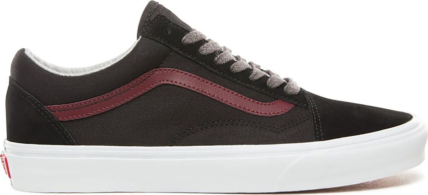 Unisex Old Skool Shoe|-|Chaussures Old Skool Unisexe sold by Altitude Sports