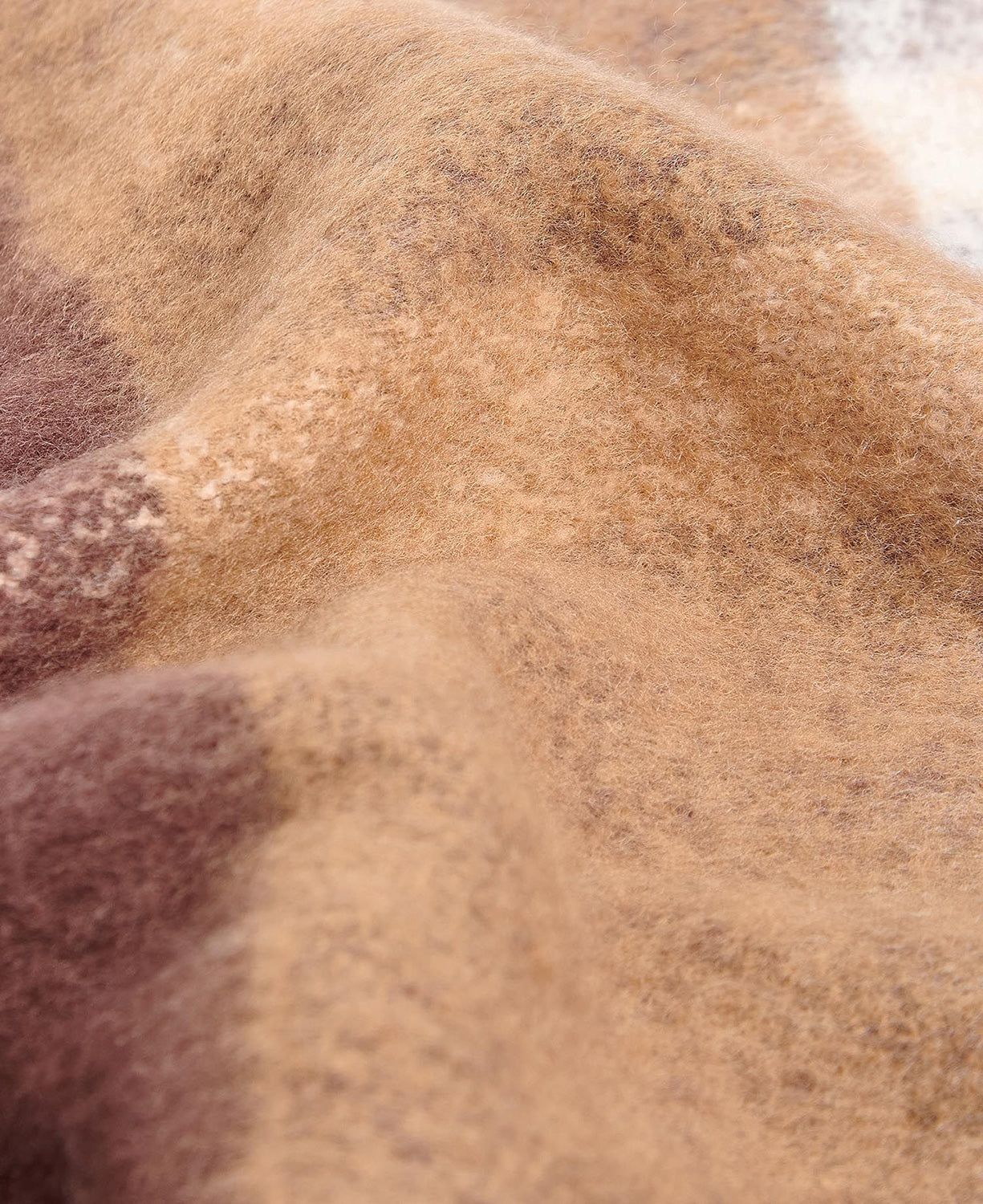 Isla Tartan Boucle Scarf|-|Écharpe Isla Tartan Boucle sold by Altitude Sports product image thumbnail 2