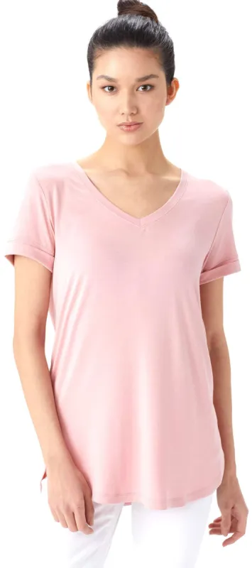 Agda V-Neck Short Sleeve T-Shirt - Women's|-|T-shirt à manches courtes à col en V Agda - Femme made by Altitude Sports