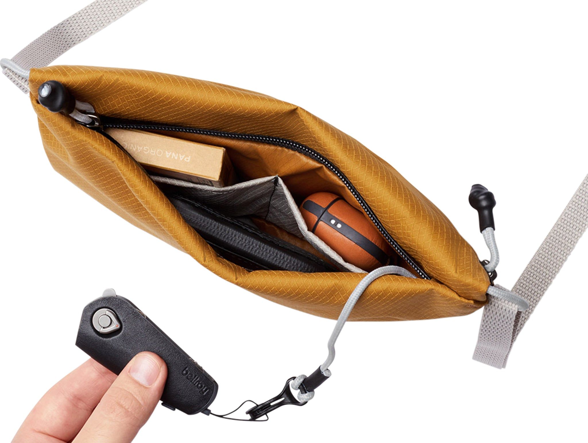 Lite Sacoche 3.5L|-|Sac à bandoulière Lite 3.5L sold by Altitude Sports product image thumbnail 3