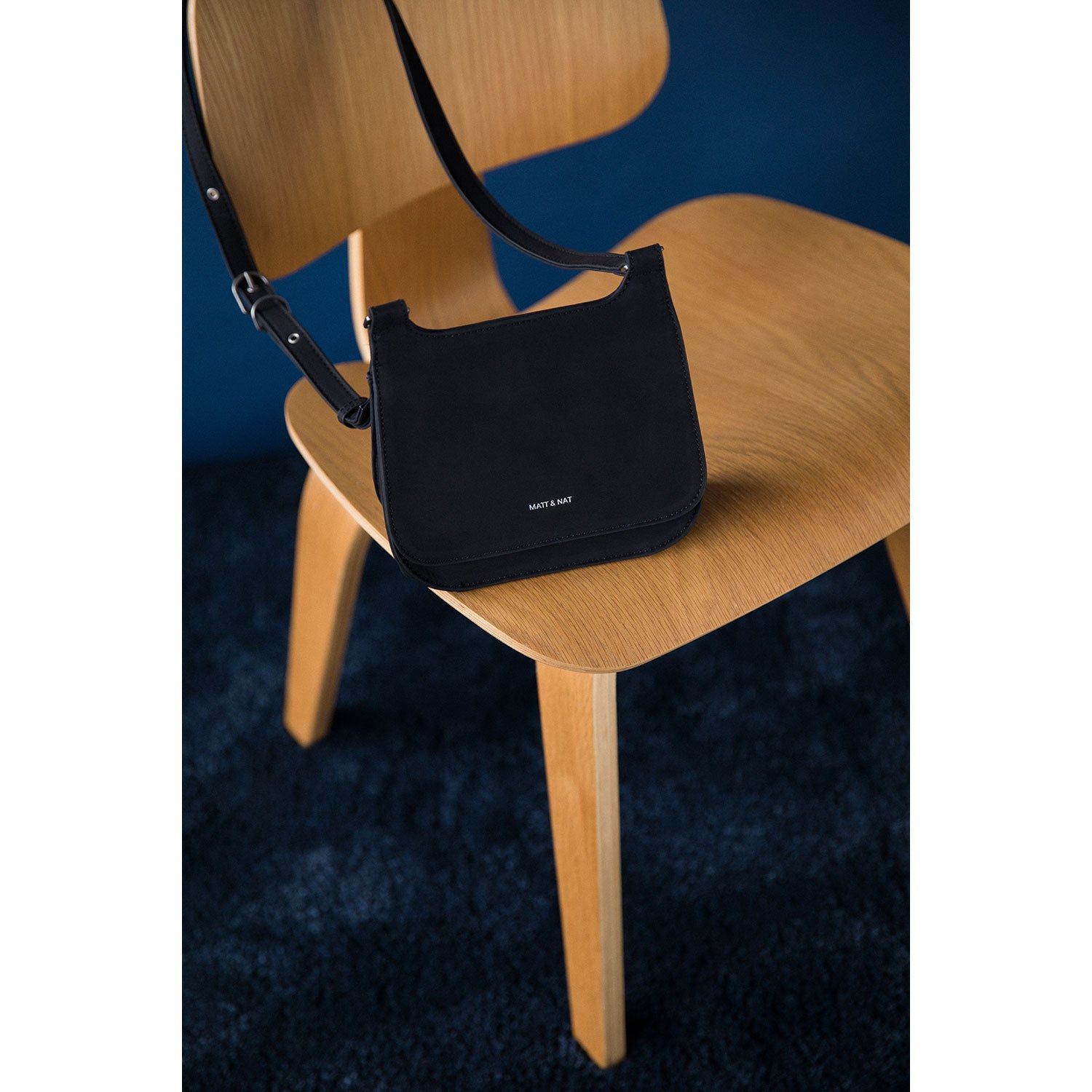 Luna Mini Crossbody Saddle Bag - Faux Suede Collection|-|Mini sacoche à bandoulière Luna - Collection Faux Suède sold by Altitude Sports product image thumbnail 4